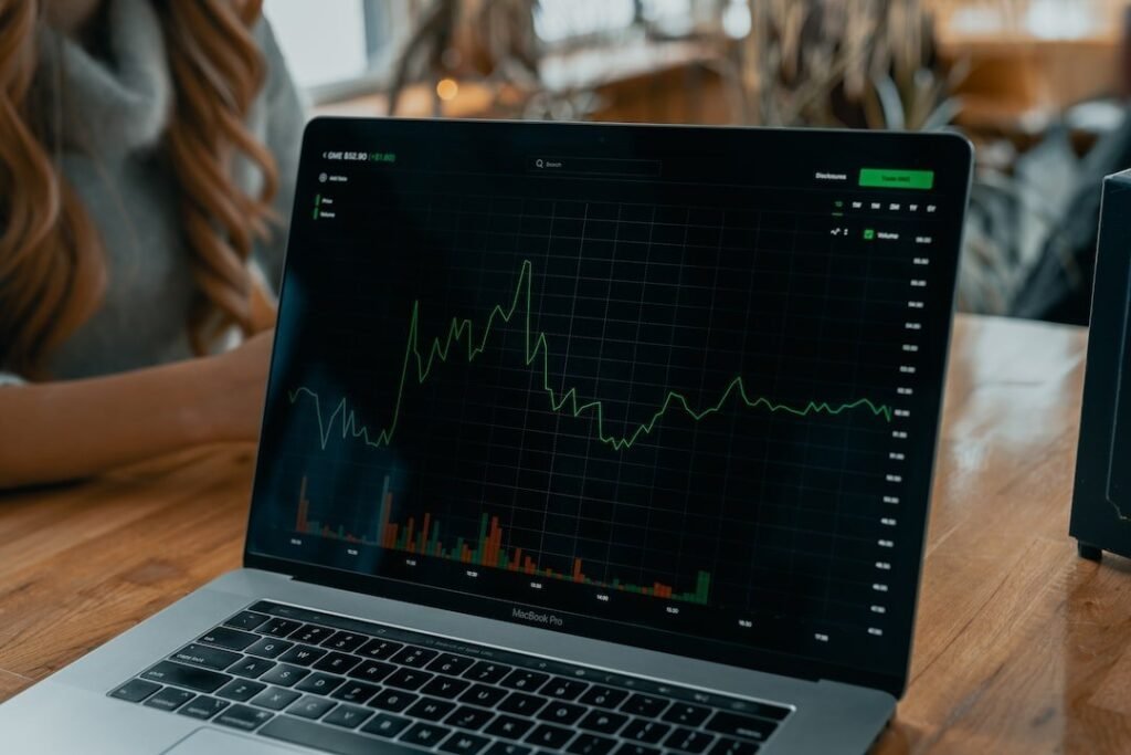 Cryptocurrencies vs. Traditional Forex: A Comparative Analysis