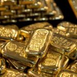 Gold Glimmers As Dollar Loses Strength: XAU/USD Breaks Over $2,910 Amid Global Market Nervousness