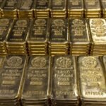 Gold Clings Above $3,000 Despite Pullback, Poised for Weekly Gain as Strong US Dollar and Geopolitical Tensions Sustain Prices