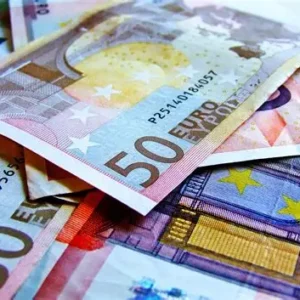 EUR/USD Pulls Back from Recent Highs Following US-Japan Deal that Bolsters Dollar and EU Trade Uncertainty Heightens