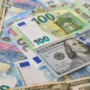 EUR/USD Closes Week Higher on US-EU Trade Hopes and Dovish Data Combination