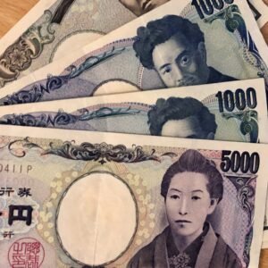 Japanese Yen Jumps to Three-Week High as BoJ’s Hawkish Tone Disadvantages Soft USD