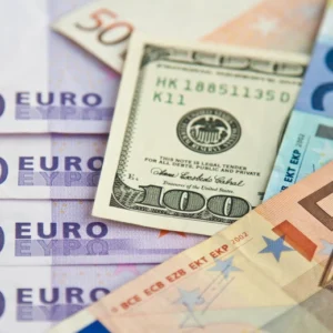 EUR/USD Steady Amid US Shutdown and Recent Mixed Economic Data